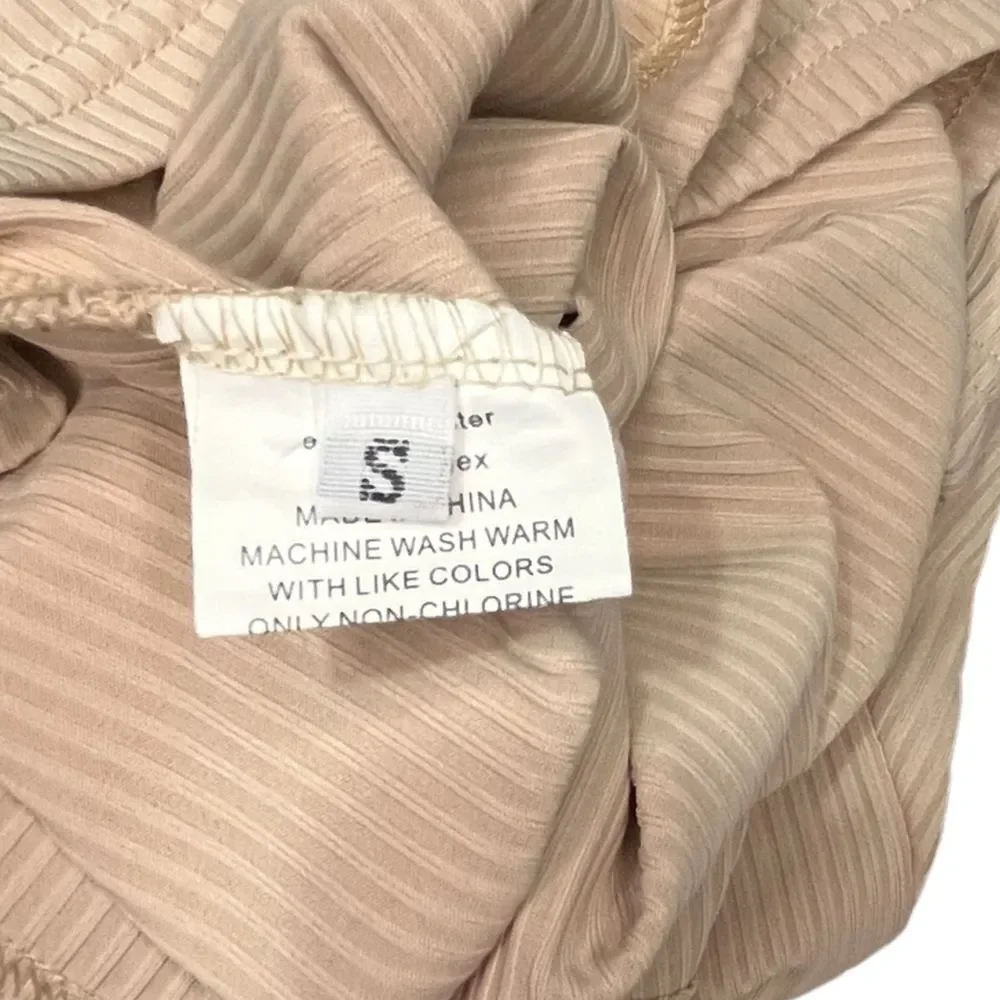 Women's Ribbed Beige Long‎ Sleeve Tee with Lace Trim on Neck and Cuffs Sz Small